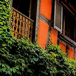 La Maison Rouge Au Coeur Historique De