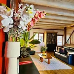 La Maison Rouge Au Coeur Historique De * Riquewihr