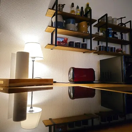 La Maison Rouge Au Coeur De La Ville. Ferienhaus