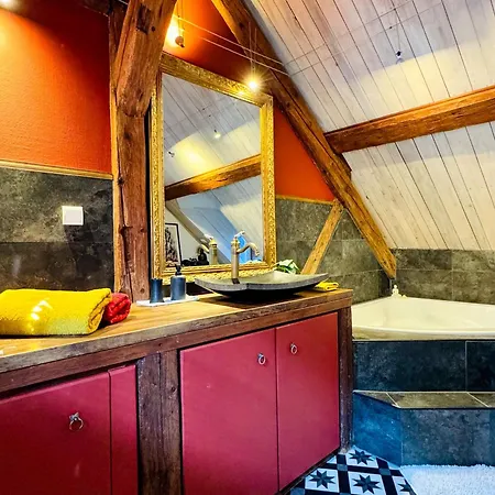 Semesterbostad La Maison Rouge Au Coeur Historique De *