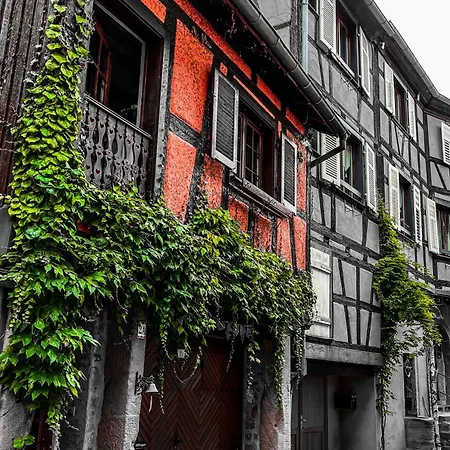 La Maison Rouge Au Coeur Historique De 펜션